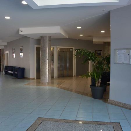 Appartement T2 de standing au pied des plages Golfe-Juan Extérieur photo