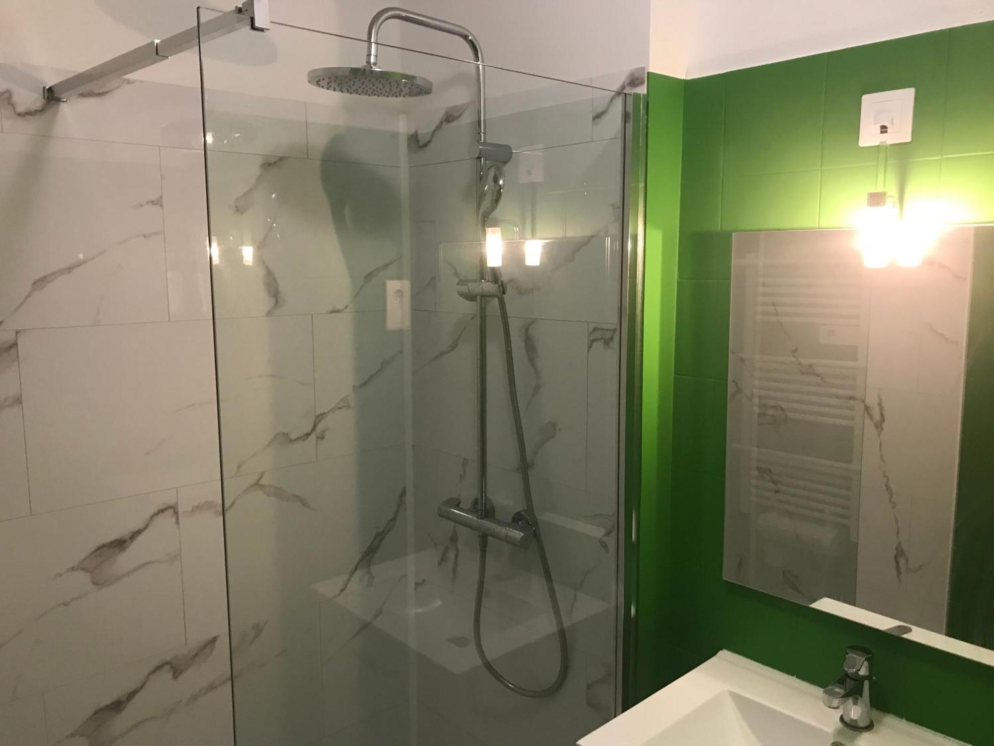 Appartement T2 de standing au pied des plages Golfe-Juan Extérieur photo