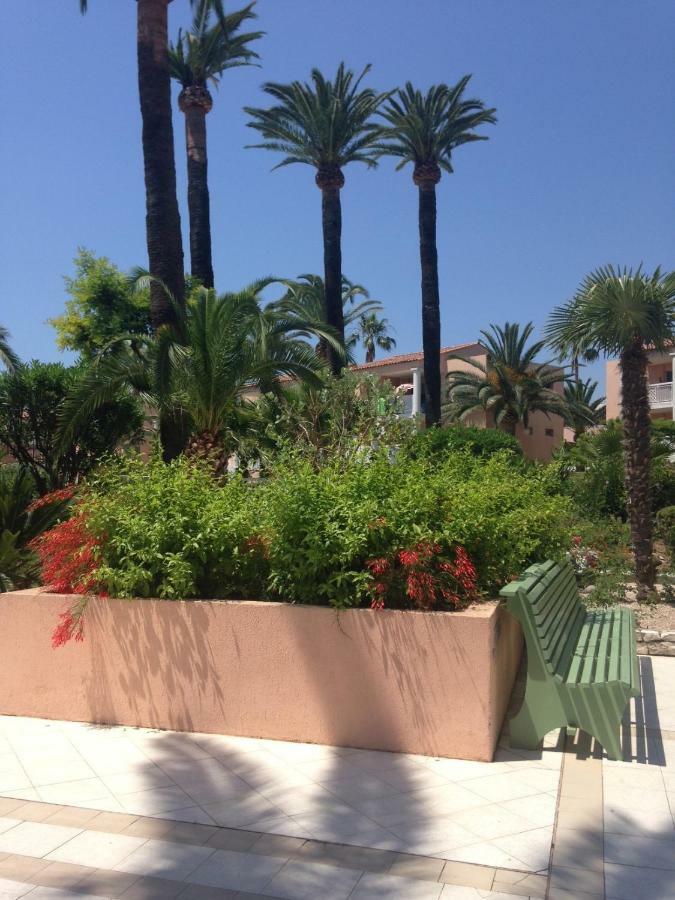 Appartement T2 de standing au pied des plages Golfe-Juan Extérieur photo