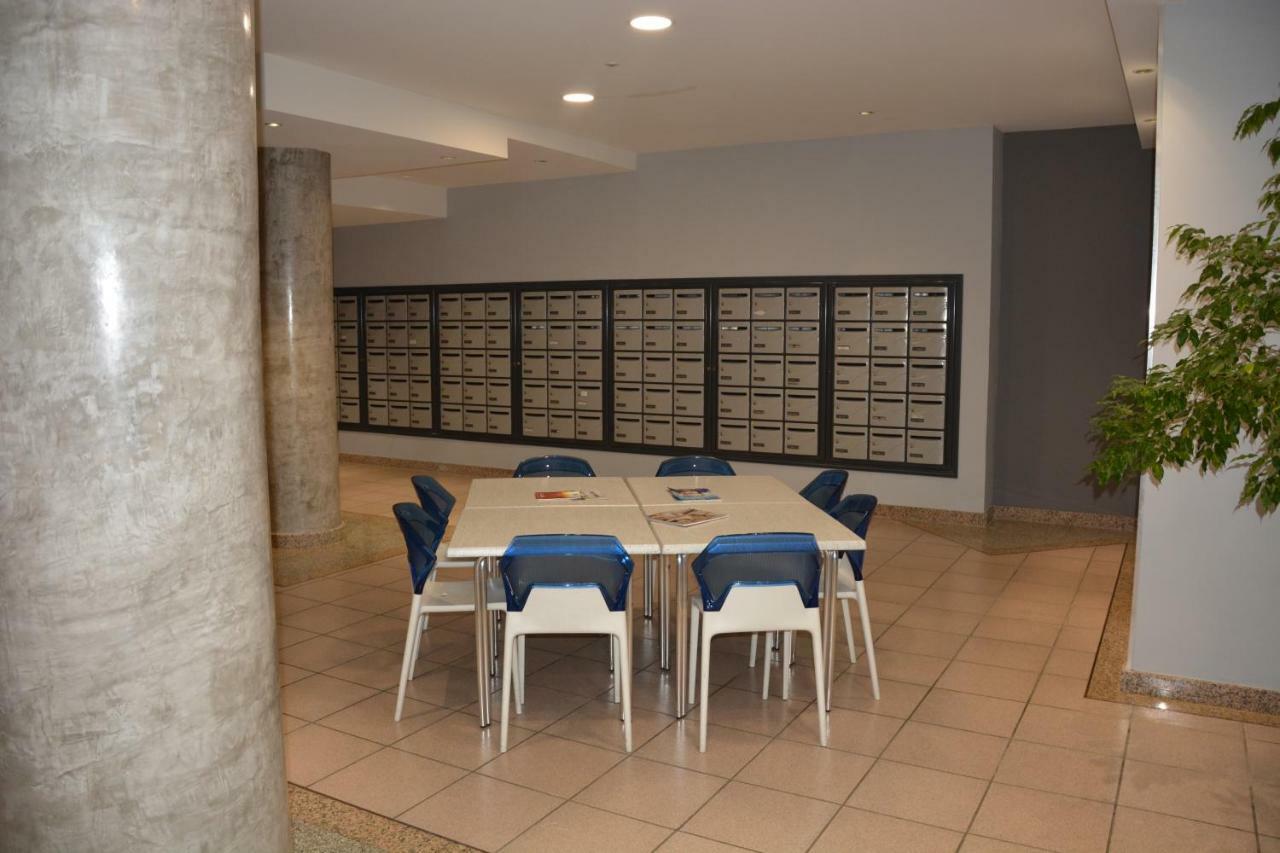 Appartement T2 de standing au pied des plages Golfe-Juan Extérieur photo