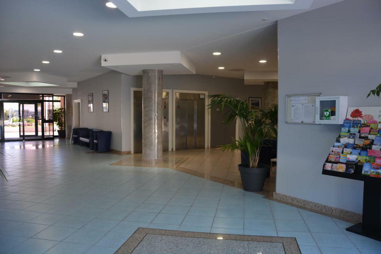 Appartement T2 de standing au pied des plages Golfe-Juan Extérieur photo